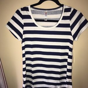 XXS LULAROE NAVY AND WHITE STRIPE CLASSIC TEE